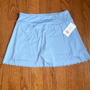 Women’s medium scalloped active skort